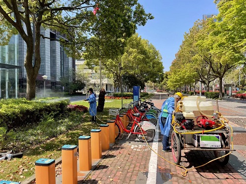 打藥水除蚜蟲.jpg 打藥水除蚜蟲.jpg